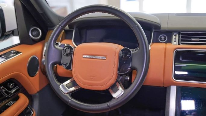 Подержанный Land Rover Range Rover P380 IV Рестайлинг, 3.0 л, 2019 в Шардже от Alsalama Motors Белый цвет. GCC | AUTO.AE