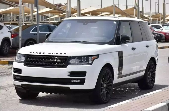 Used Land Rover Range Rover P525 IV Facelift, 5.0 l, 2017 in Sharjah by Alfaris Used Cars, White color. Other | AUTO.AE