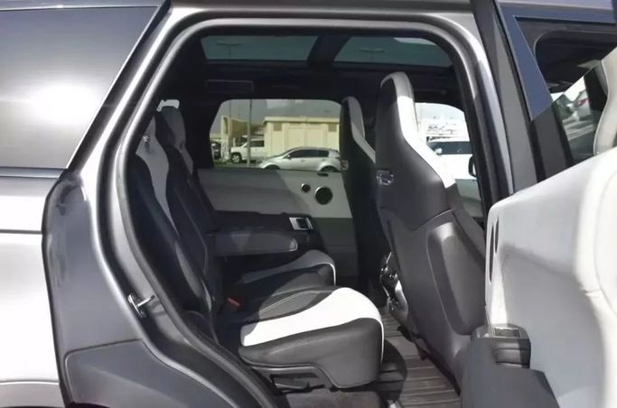 Used Land Rover Range Rover P525 IV Facelift, 5.0 l, 2019 in Sharjah by Alfaris Used Cars, Grey color. Other | AUTO.AE