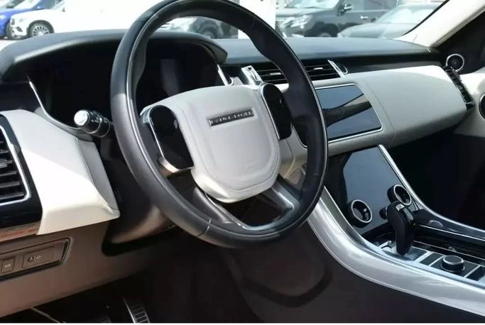 Used Land Rover Range Rover P525 IV Facelift, 5.0 l, 2019 in Sharjah by Alfaris Used Cars, Black color. Other | AUTO.AE