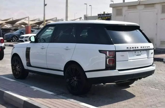 Used Land Rover Range Rover P340 IV Facelift, 3.0 l, 2022 in Sharjah by Alfaris Used Cars, White color. Other | AUTO.AE