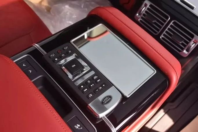 Used Land Rover Range Rover P525 IV Facelift, 5.0 l, 2021 in Sharjah by Alfaris Used Cars, Black color. Other | AUTO.AE