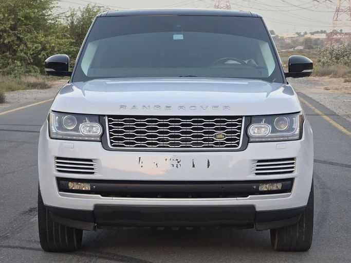 Подержанный Land Rover Range Rover P375 IV, 5.0 л, 2015 в Шардже от Al Jana Used Cars Белый цвет. Американская | AUTO.AE