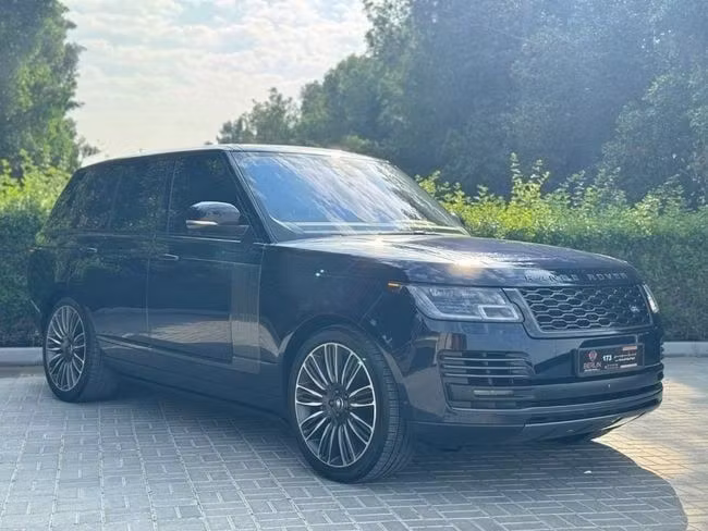 Подержанный Land Rover Range Rover P525 IV Рестайлинг, 5.0 л, 2020 в Шардже от Berlin Used Cars Синий цвет. Американская | AUTO.AE
