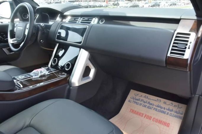 Подержанный Land Rover Range Rover P400 MHEV IV Рестайлинг, 3.0 л, 2021 в Шардже от Alfaris Used Cars Черный цвет. Other | AUTO.AE