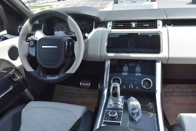 Подержанный Land Rover Range Rover SV IV Рестайлинг, 5.0 л, 2022 в Шардже от Alfaris Used Cars Черный цвет. Other | AUTO.AE