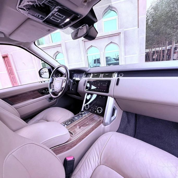 Подержанный Land Rover Range Rover P340 IV Рестайлинг, 3.0 л, 2019 в Шардже от Sarmad Cars Черный цвет. Other | AUTO.AE