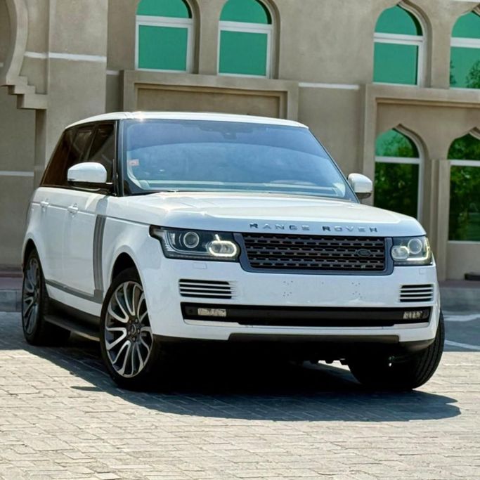 Подержанный Land Rover Range Rover P510 IV, 5.0 л, 2015 в Шардже от Sarmad Cars Белый цвет. Other | AUTO.AE