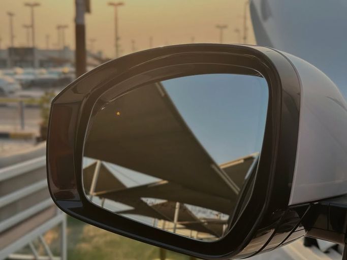 Used Land Rover Range Rover P525 IV Facelift, 5.0 l, 2019 in Sharjah by Badar Used Cars, White color.  | AUTO.AE