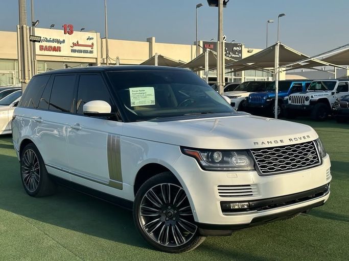 Подержанный Land Rover Range Rover P550 IV, 5.0 л, 2015 в Шардже от Badar Used Cars Белый цвет.  | AUTO.AE