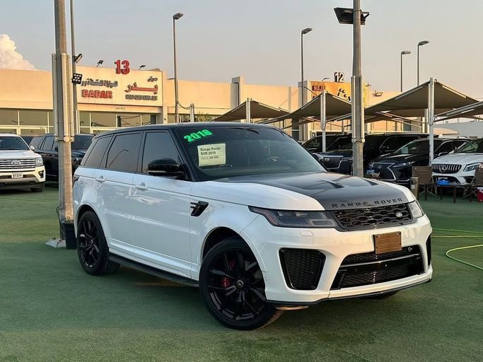 Подержанный Land Rover Range Rover SV IV Рестайлинг, 5.0 л, 2018 в Шардже от Badar Used Cars Белый цвет.  | AUTO.AE