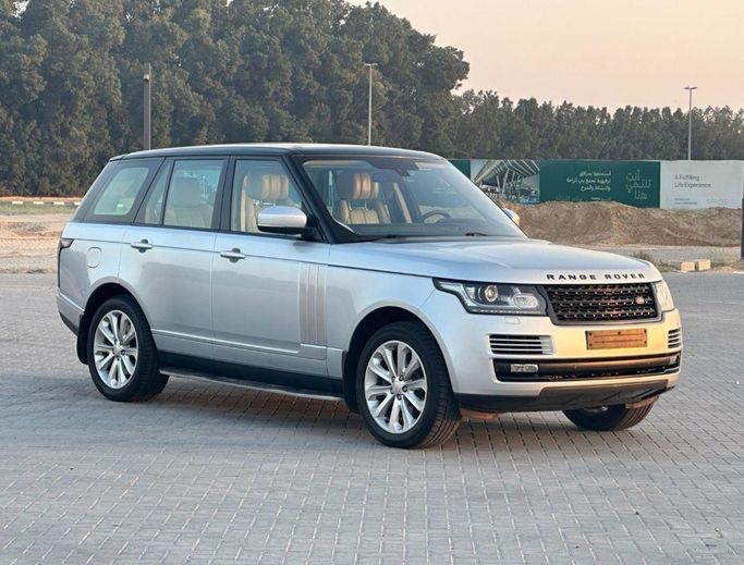 مستعملة Land Rover Range Rover P510 رابعاً, 5.0 l, 2014 في في الشارقة من Al Aayan Used Cars، اللون فضي. مواصفات الخليج | AUTO.AE | إعلان #272872