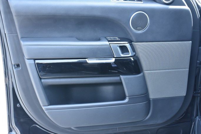 Подержанный Land Rover Range Rover Sport P400 MHEV II Рестайлинг, 3.0 л, 2020 в Шардже от Alfaris Used Cars Черный цвет.  | AUTO.AE