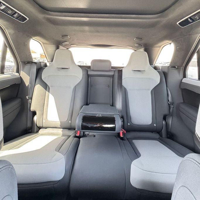 Подержанный Land Rover Range Rover Sport P635 III, 4.4 л, 2025 в Шардже от Alfaris Used Cars Черный цвет.  | AUTO.AE