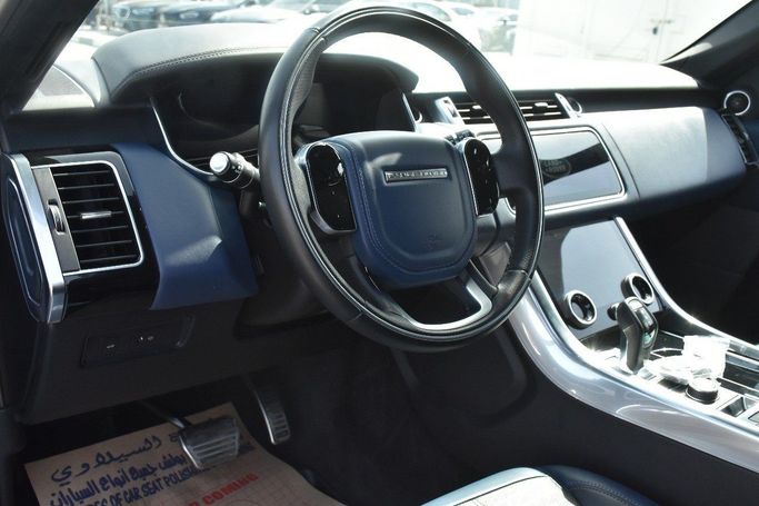 Подержанный Land Rover Range Rover Sport P525 II Рестайлинг, 5.0 л, 2019 в Шардже от Alfaris Used Cars Синий цвет.  | AUTO.AE