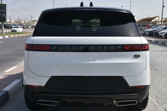 Подержанный Land Rover Range Rover Sport P360 MHEV III, 3.0 л, 2023 в Шардже от Alfaris Used Cars Белый цвет.  | AUTO.AE