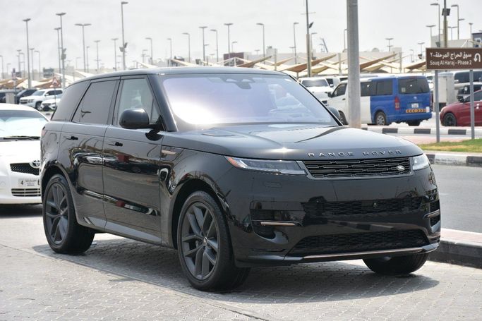 Подержанный Land Rover Range Rover Sport P400 MHEV III, 3.0 л, 2023 в Шардже от Alfaris Used Cars Черный цвет.  | AUTO.AE