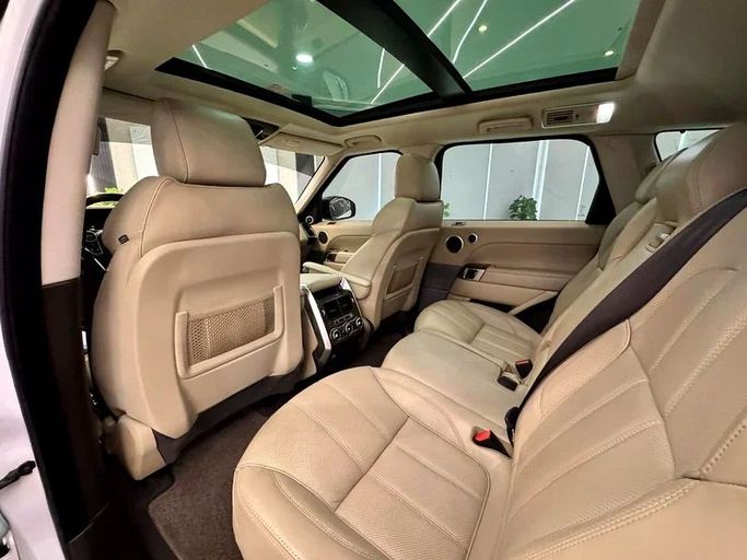 Used Land Rover Range Rover Sport P510e II, 5.0 l, 2015 in Sharjah by Ayoon Alhoot Motors, Beige color. GCC Specs | AUTO.AE