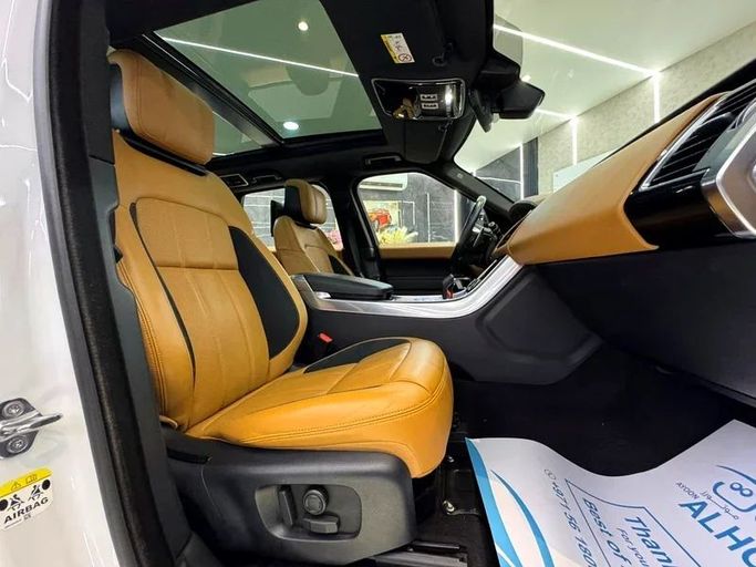 Подержанный Land Rover Range Rover Sport P400 MHEV II Рестайлинг, 3.0 л, 2019 в Шардже от Ayoon Alhoot Motors Белый цвет. GCC | AUTO.AE