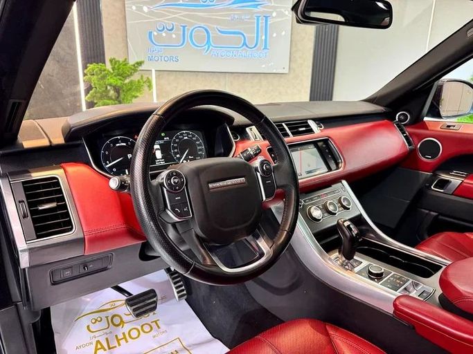 Подержанный Land Rover Range Rover Sport P400 MHEV II Рестайлинг, 3.0 л, 2017 в Шардже от Ayoon Alhoot Motors Черный цвет. GCC | AUTO.AE