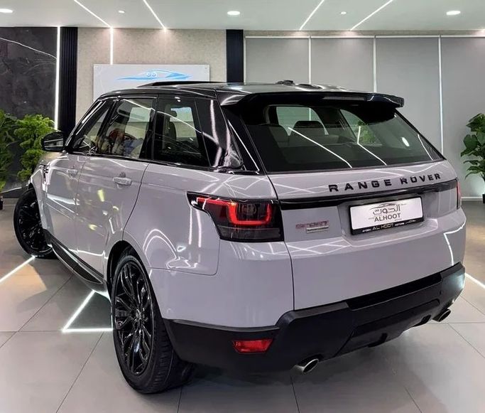 Подержанный Land Rover Range Rover Sport P510e II, 5.0 л, 2015 в Шардже от Ayoon Alhoot Motors Серый цвет. GCC | AUTO.AE