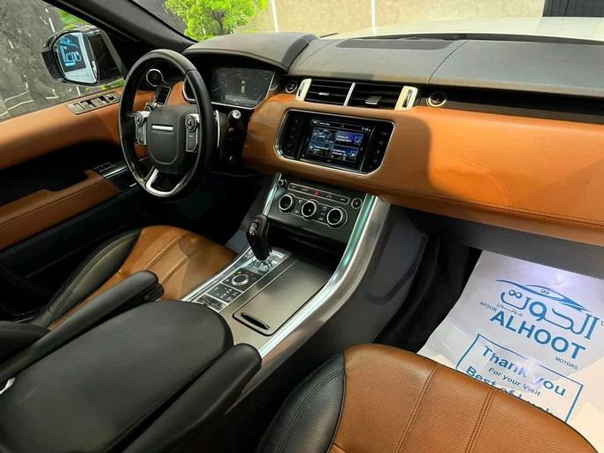 Подержанный Land Rover Range Rover Sport II Рестайлинг, 3.0 л, 2017 в Шардже от Ayoon Alhoot Motors Белый цвет. GCC | AUTO.AE