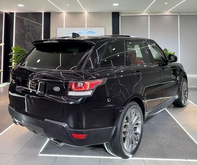 Подержанный Land Rover Range Rover Sport P525 II Рестайлинг, 5.0 л, 2018 в Шардже от Ayoon Alhoot Motors Черный цвет. GCC | AUTO.AE