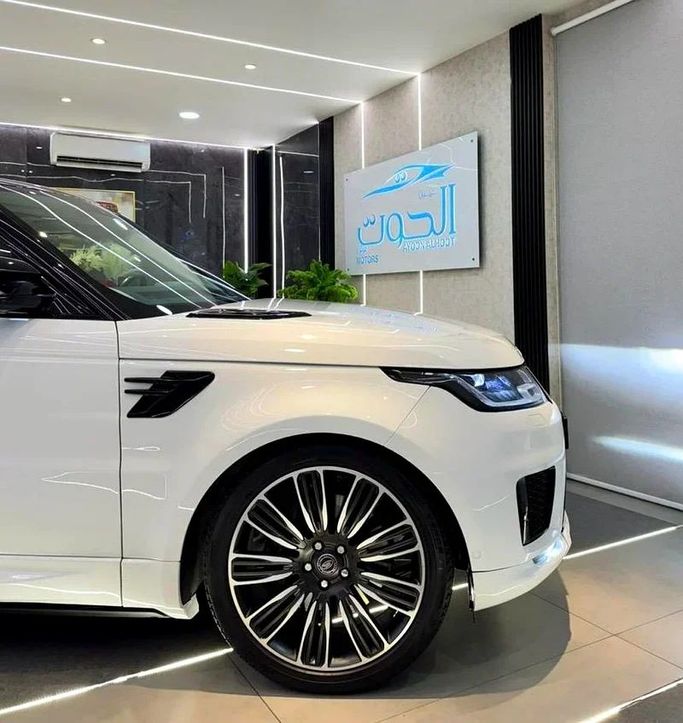 Used Land Rover Range Rover Sport P400 MHEV II Facelift, 3.0 l, 2019 in Sharjah by Ayoon Alhoot Motors, White color. GCC Specs | AUTO.AE
