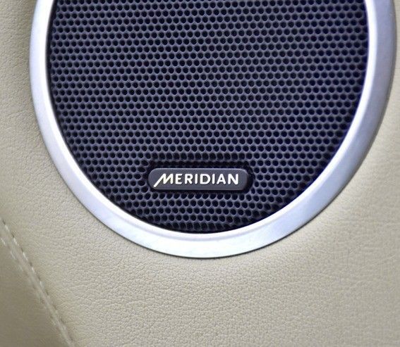 Used Land Rover Range Rover Sport P510e II, 5.0 l, 2014 in Sharjah by Honey Gidosha Used Cars Tr., White color.  | AUTO.AE