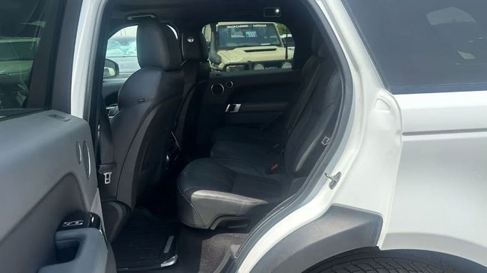 Used Land Rover Range Rover Sport P525 II Facelift, 5.0 l, 2017 in Sharjah by Abo Saif, White color. GCC Specs | AUTO.AE