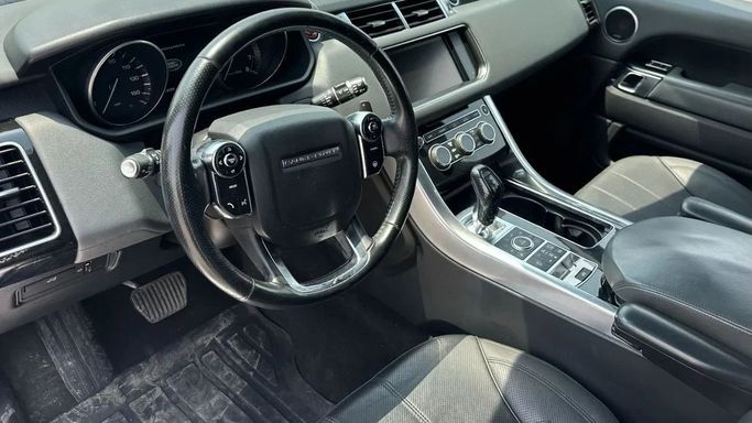 Used Land Rover Range Rover Sport P525 II Facelift, 5.0 l, 2017 in Sharjah by Abo Saif, White color. GCC Specs | AUTO.AE