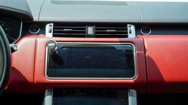 Used Land Rover Range Rover Sport P525 II Facelift, 5.0 l, 2018 in Sharjah by Alnujoom Al Malakiah Used Cars, White color. GCC Specs | AUTO.AE