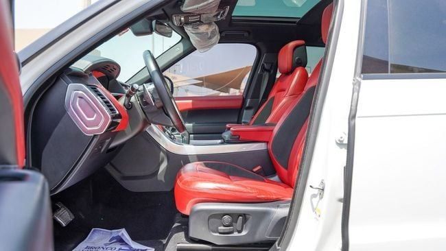 Used Land Rover Range Rover Sport P525 II Facelift, 5.0 l, 2018 in Sharjah by Alnujoom Al Malakiah Used Cars, White color. GCC Specs | AUTO.AE