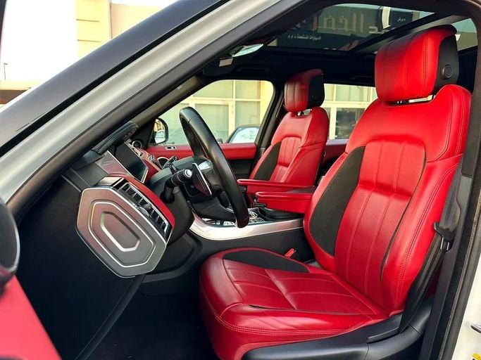 Подержанный Land Rover Range Rover Sport II Рестайлинг, 3.0 л, 2018 в Шардже от Ahmad alkhodari Motors Белый цвет. GCC | AUTO.AE