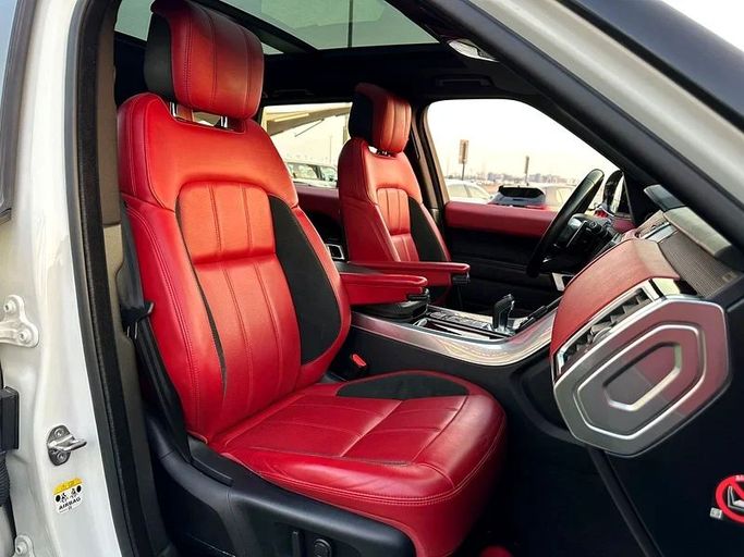 Подержанный Land Rover Range Rover Sport II Рестайлинг, 3.0 л, 2018 в Шардже от Ahmad alkhodari Motors Белый цвет. GCC | AUTO.AE