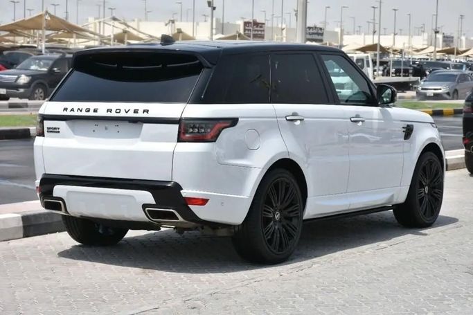 Подержанный Land Rover Range Rover Sport II Рестайлинг, 2.0 л, 2020 в Шардже от Alfaris Used Cars Белый цвет.  | AUTO.AE