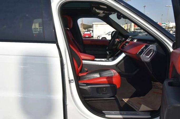 Подержанный Land Rover Range Rover Sport II Рестайлинг, 3.0 л, 2019 в Шардже от Alfaris Used Cars Белый цвет. Other | AUTO.AE