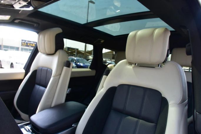 Подержанный Land Rover Range Rover Sport II Рестайлинг, 3.0 л, 2021 в Шардже от Alfaris Used Cars Белый цвет. Other | AUTO.AE
