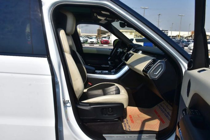 Подержанный Land Rover Range Rover Sport II Рестайлинг, 3.0 л, 2021 в Шардже от Alfaris Used Cars Белый цвет. Other | AUTO.AE