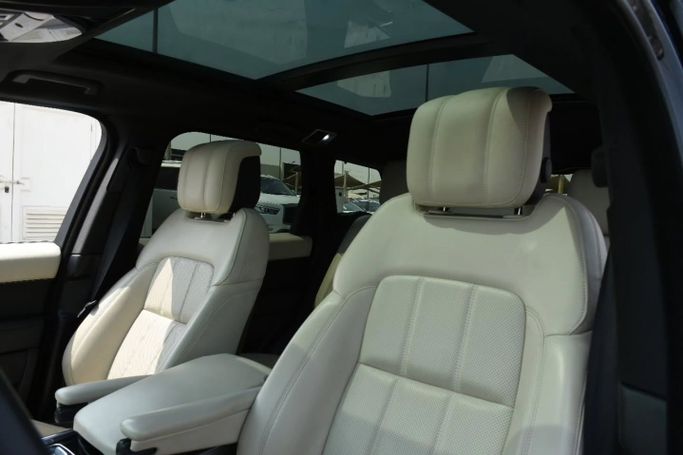 Used Land Rover Range Rover Sport II Facelift, 3.0 l, 2020 in Sharjah by Alfaris Used Cars, Black color. Other | AUTO.AE