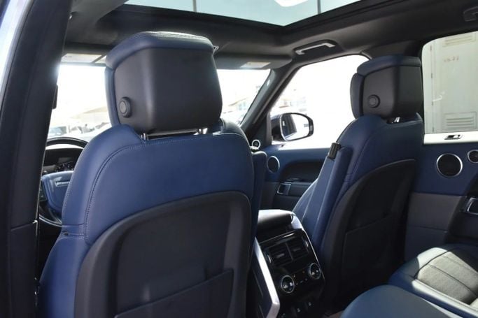 Подержанный Land Rover Range Rover Sport II Рестайлинг, 3.0 л, 2019 в Шардже от Alfaris Used Cars Серебристый цвет. Other | AUTO.AE