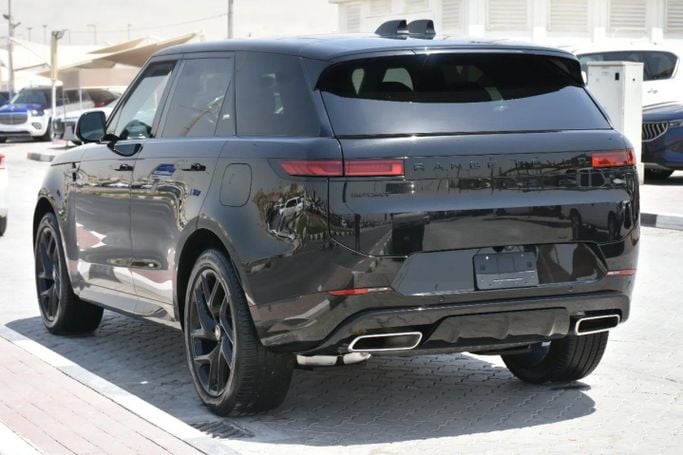 Подержанный Land Rover Range Rover Sport P460e III, 3.0 л, 2025 в Шардже от Alfaris Used Cars Серый цвет. Other | AUTO.AE
