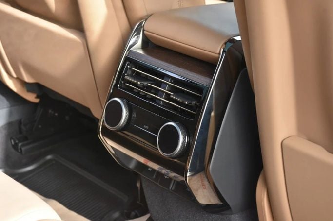Подержанный Land Rover Range Rover Sport P360 MHEV III, 3.0 л, 2024 в Шардже от Alfaris Used Cars Синий цвет. Other | AUTO.AE