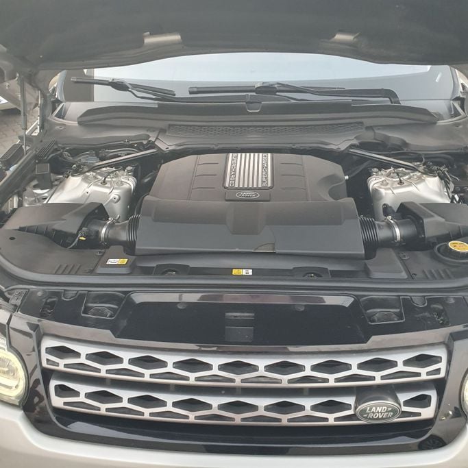 Подержанный Land Rover Range Rover Sport P380 II, 3.0 л, 2016 в Шардже от Ishtar Used Cars Серебристый цвет. Американская | AUTO.AE