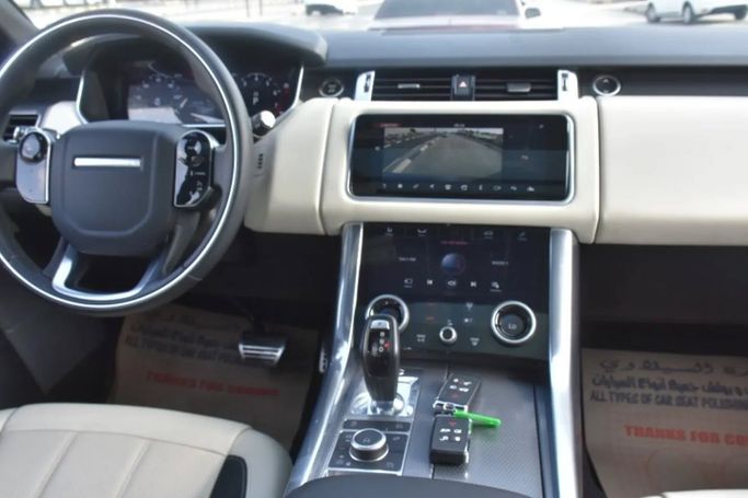 Подержанный Land Rover Range Rover Sport P525 II Рестайлинг, 5.0 л, 2020 в Шардже от Alfaris Used Cars Серебристый цвет. Other | AUTO.AE