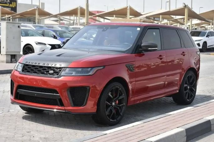 Подержанный Land Rover Range Rover Sport SVR II Рестайлинг, 5.0 л, 2020 в Шардже от Alfaris Used Cars Красный цвет. Other | AUTO.AE