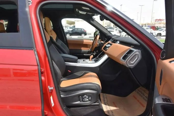 Подержанный Land Rover Range Rover Sport SVR II Рестайлинг, 5.0 л, 2020 в Шардже от Alfaris Used Cars Красный цвет. Other | AUTO.AE