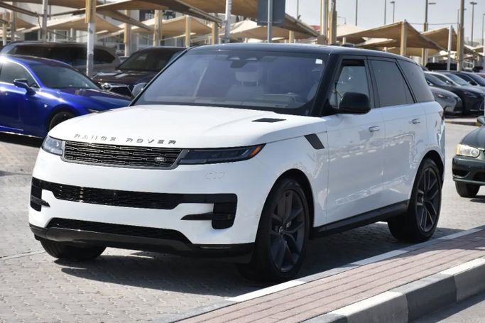 Подержанный Land Rover Range Rover Sport P400 MHEV III, 3.0 л, 2023 в Шардже от Alfaris Used Cars Белый цвет. Other | AUTO.AE