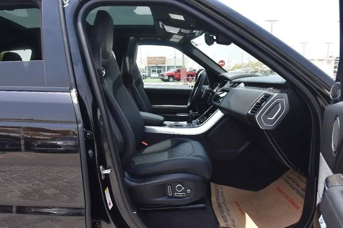 Подержанный Land Rover Range Rover Sport SVR II Рестайлинг, 5.0 л, 2022 в Шардже от Alfaris Used Cars Черный цвет. Other | AUTO.AE
