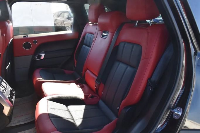 Подержанный Land Rover Range Rover Sport P400 MHEV II Рестайлинг, 3.0 л, 2022 в Шардже от Alfaris Used Cars Черный цвет. Other | AUTO.AE